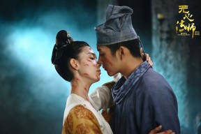 德克斯冲刺阶段技压群雄夺得佳绩，德克斯鞋子