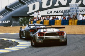 塞尔维亚女篮在欧洲锦标赛中展现团队风采，夺得金牌的呼声越来越高