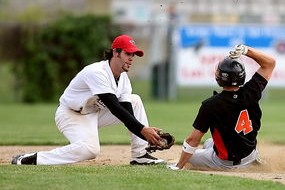 张雨霏二棒表现点燃全场，张雨霏连游两场