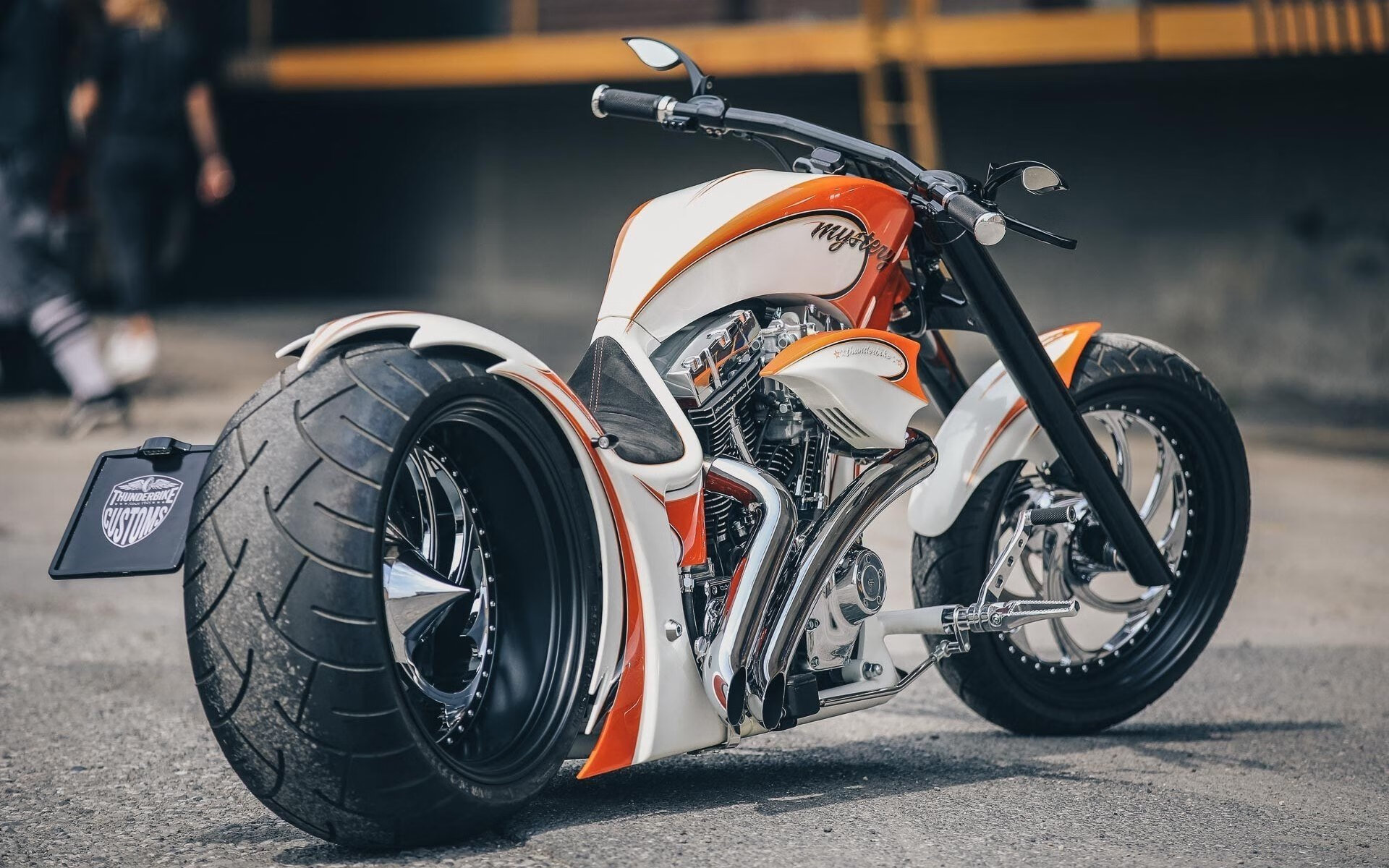 哈德斯菲尔德加强逼抢减少对手控球时间，哈德斯菲尔德对雷丁