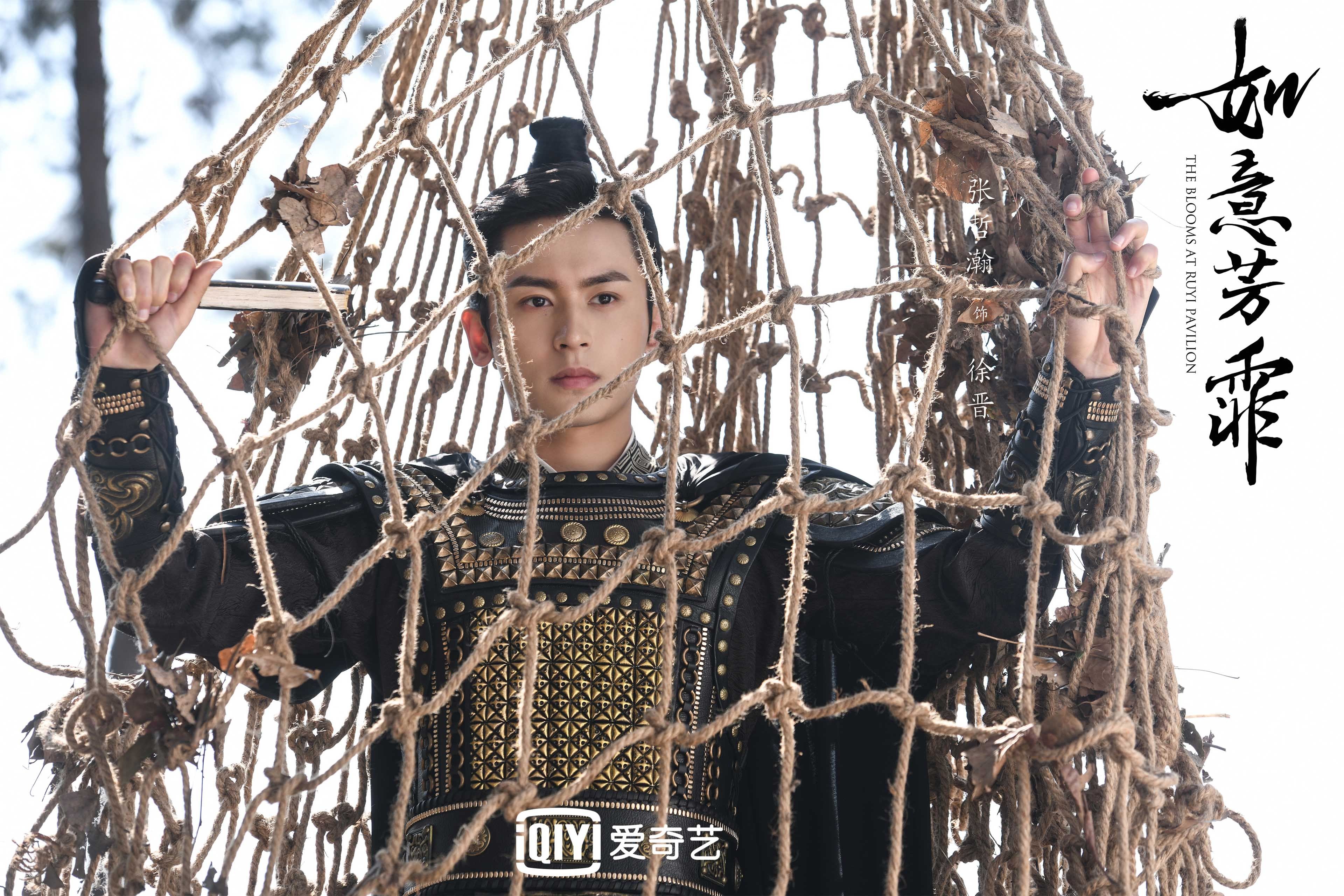 阿森纳连续抢断打断对方控球节奏，阿森纳把球传进球门