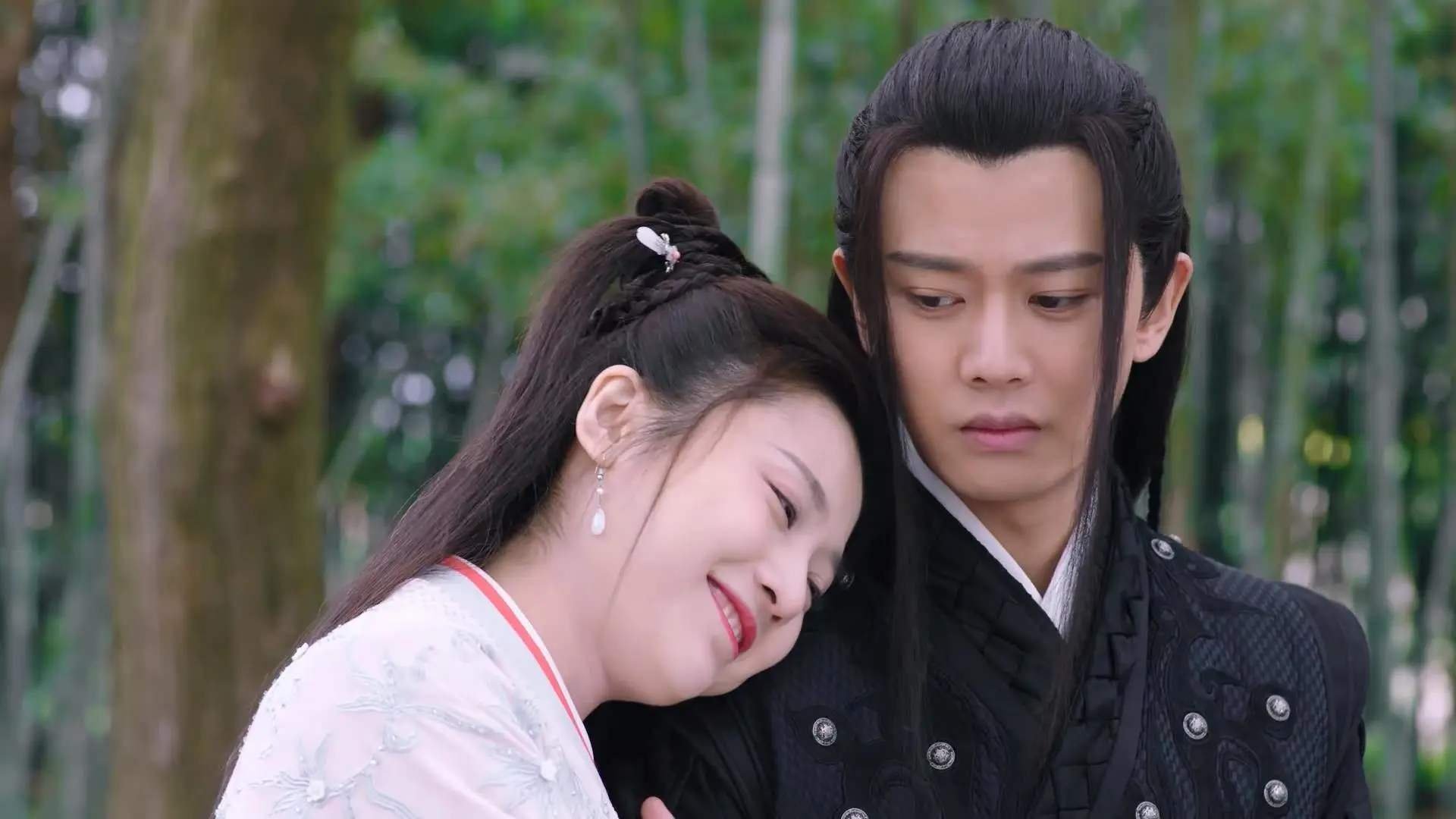 高位逼抢激活前场多点突破，高位进攻