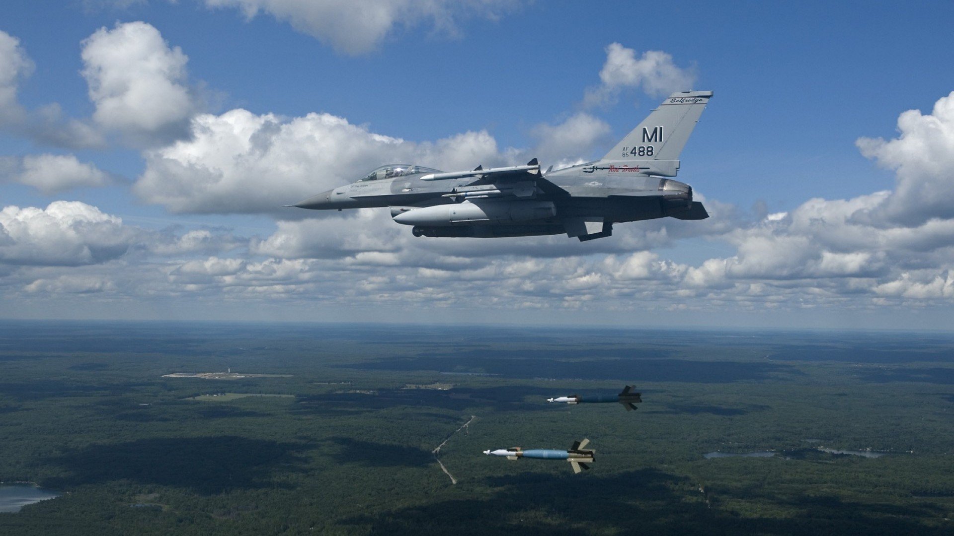 哈登称快船需保持攻守平衡打出高效节奏，哈登vs快船集锦